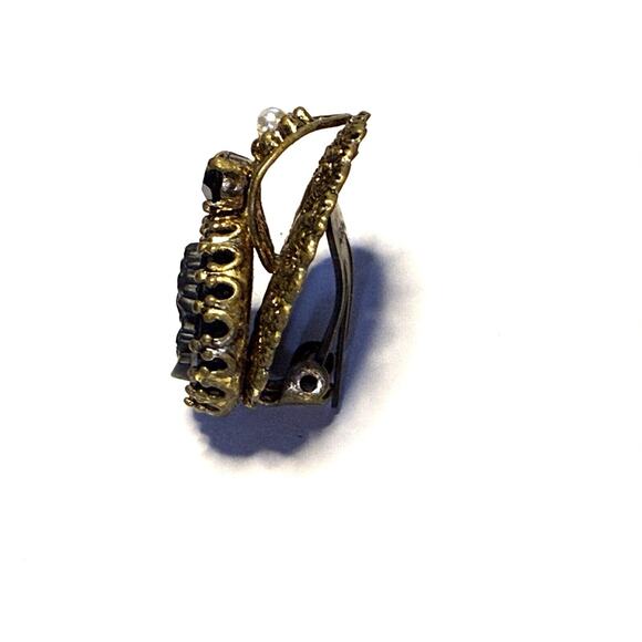 Vintage West Germany Black Glass Cameo Clip On Earrings Filigree Faux Pearl - Picture 6 of 6